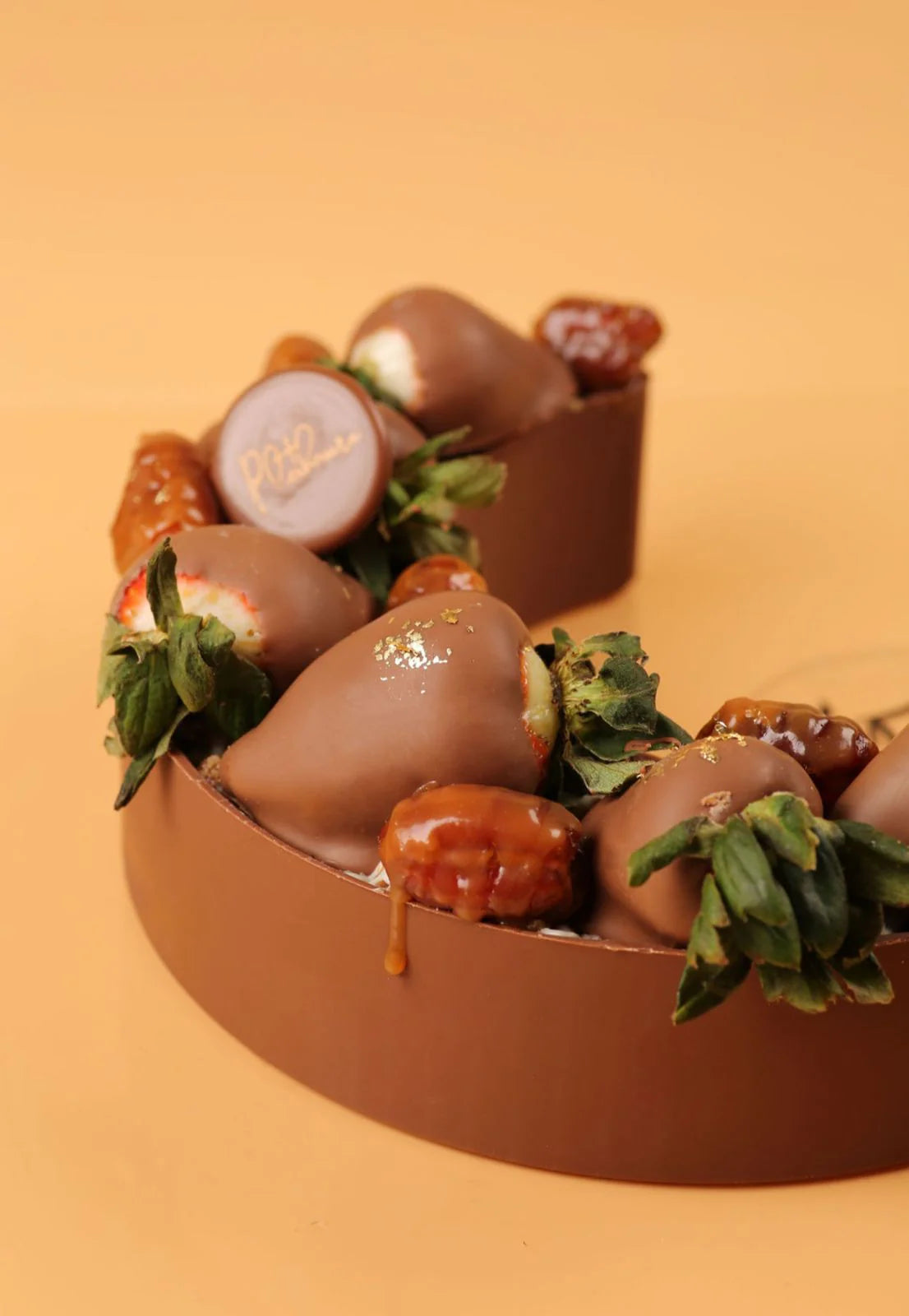 Cake & Strawberry Chocolate Hilal