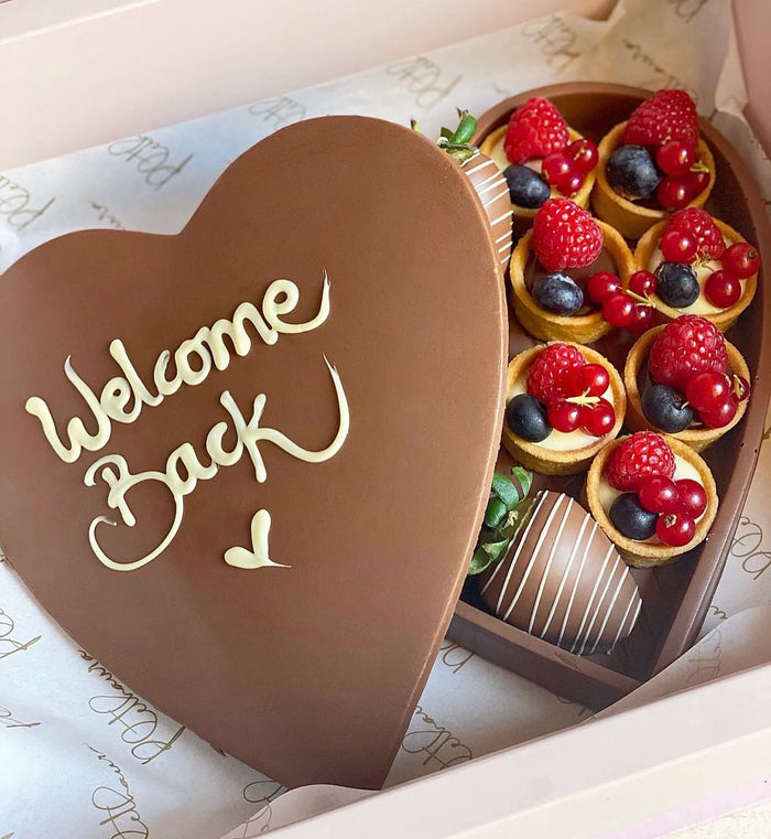 Large Tart & Strawberry Love Box